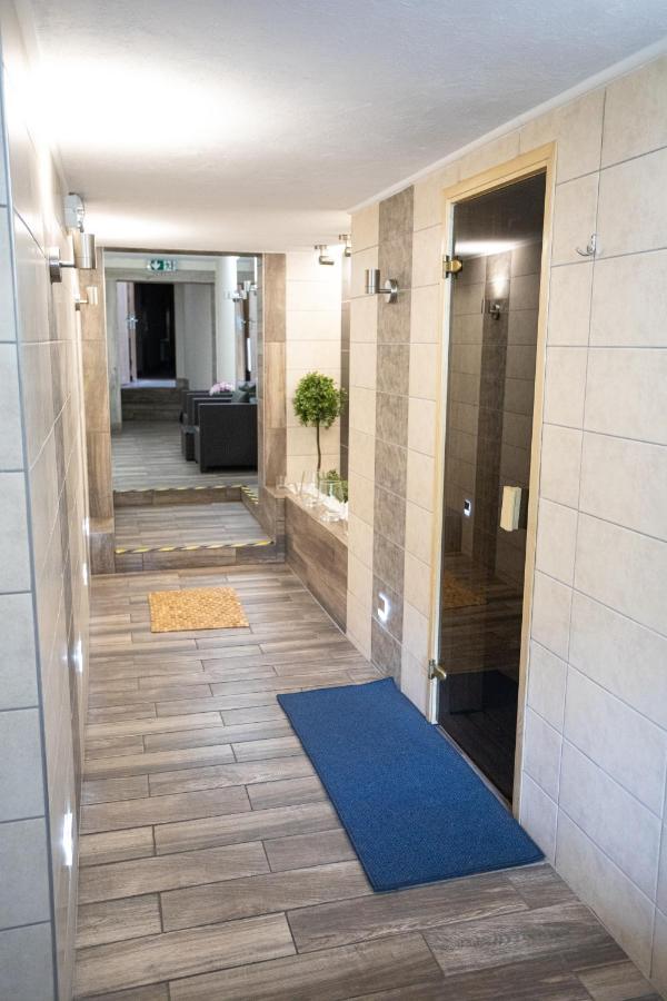 Hotel Pod Wierzba ชวิดนิตซา ภายนอก รูปภาพ