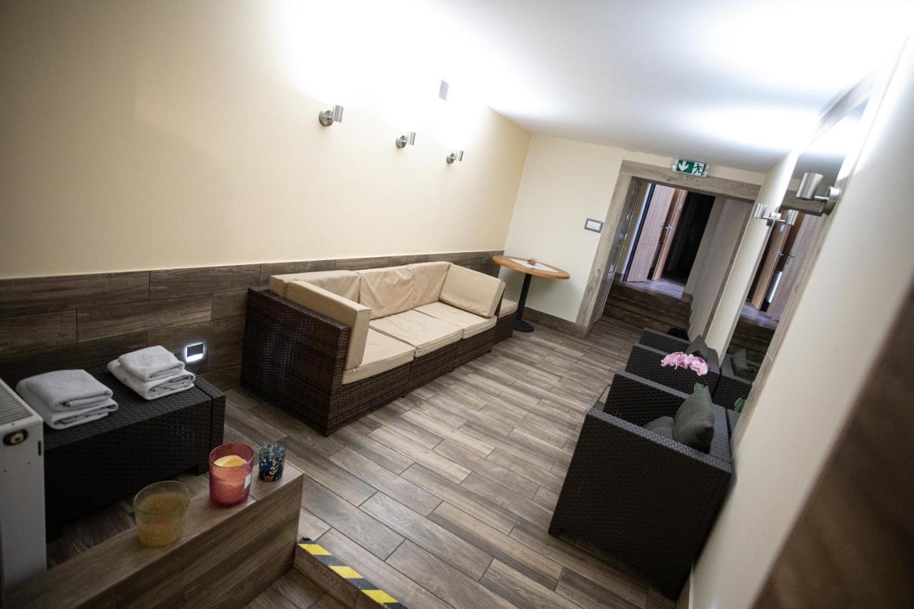 Hotel Pod Wierzba ชวิดนิตซา ภายนอก รูปภาพ