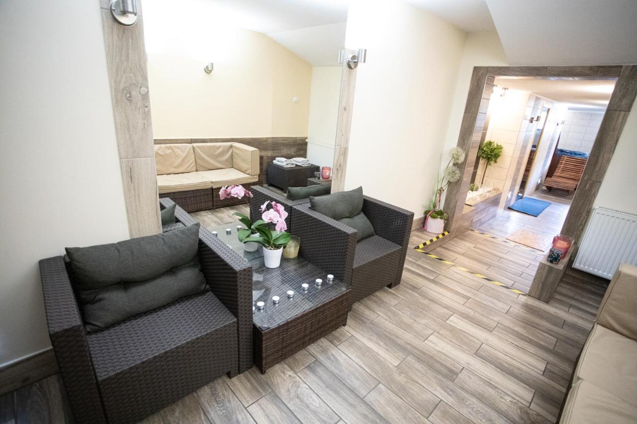 Hotel Pod Wierzba ชวิดนิตซา ภายนอก รูปภาพ