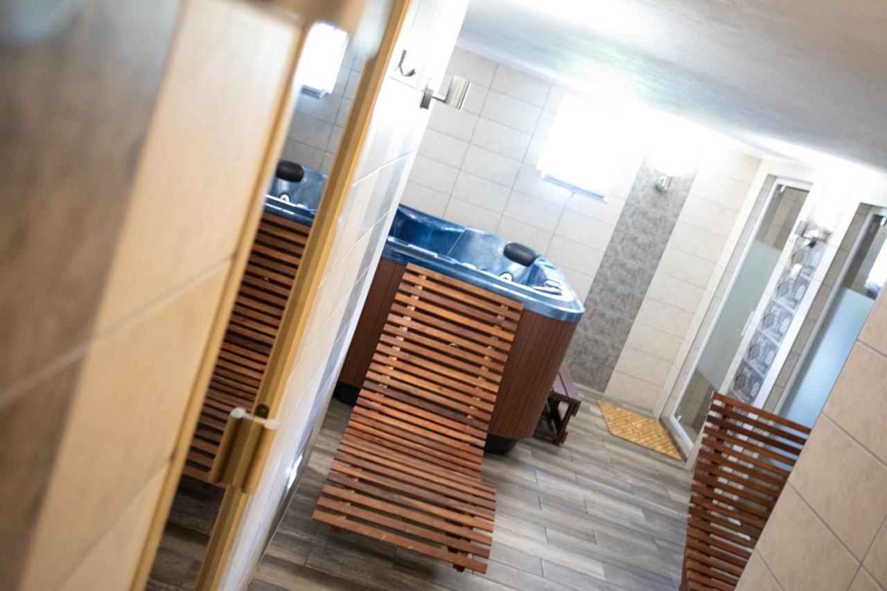 Hotel Pod Wierzba ชวิดนิตซา ภายนอก รูปภาพ